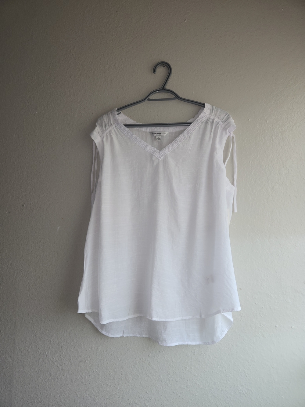 Counterparts Women's Top XL White V-Neck Sleeveless Lace Trim Blouse NWT NWT